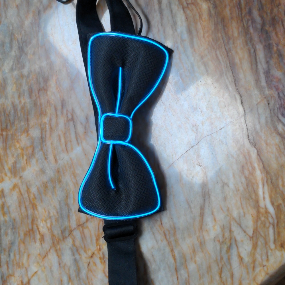 Light up Bow Tie - Black - Picture 2 of 2